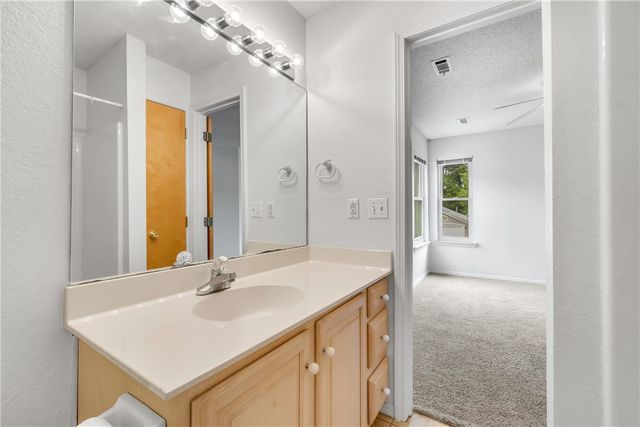 1839 N Hunters Ridge, Fayetteville, AR 72701