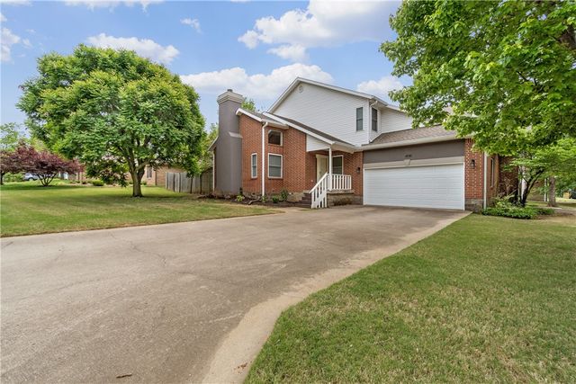 1839 N Hunters Ridge, Fayetteville, AR 72701