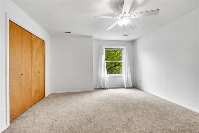 1839 N Hunters Ridge, Fayetteville, AR 72701