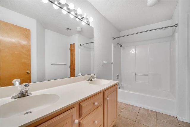 1839 N Hunters Ridge, Fayetteville, AR 72701