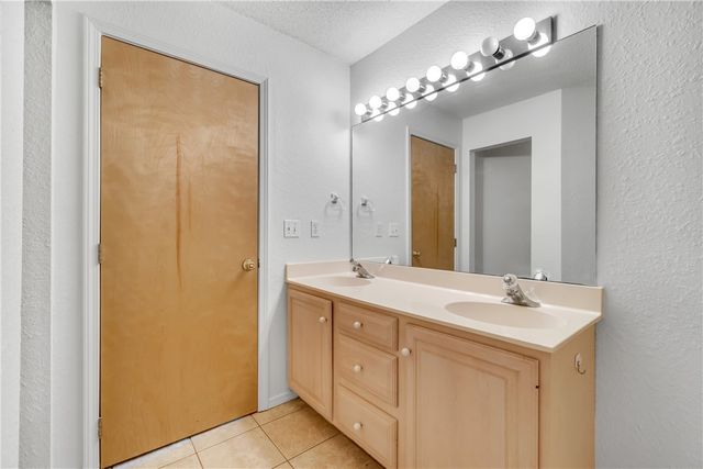 1839 N Hunters Ridge, Fayetteville, AR 72701