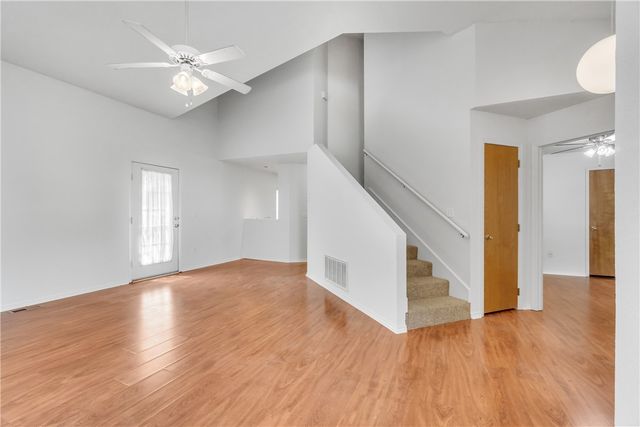 1839 N Hunters Ridge, Fayetteville, AR 72701