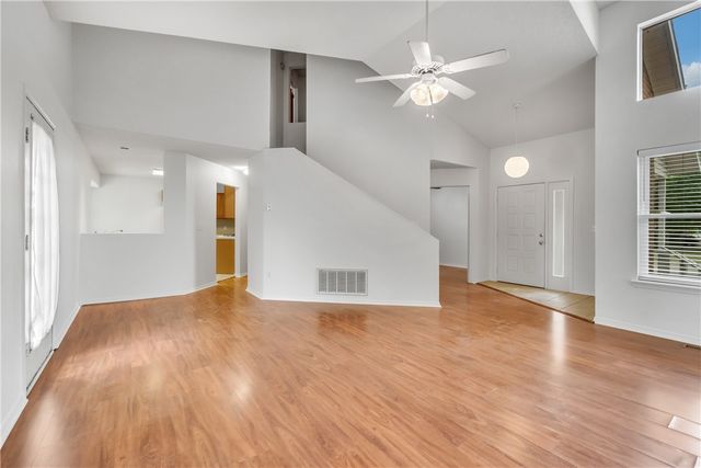 1839 N Hunters Ridge, Fayetteville, AR 72701