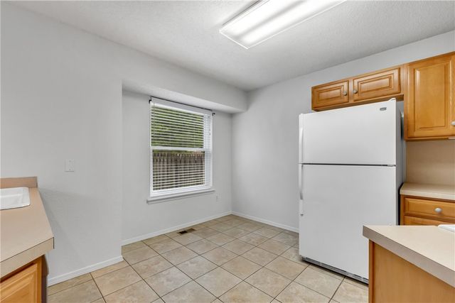 1839 N Hunters Ridge, Fayetteville, AR 72701