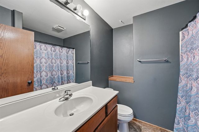 3253 Prairie Bend Circle, Marion, IA 52302