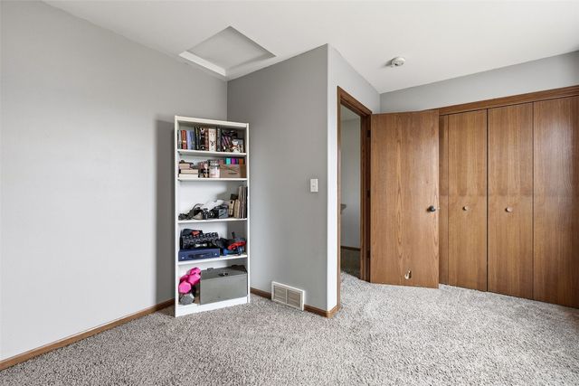 3253 Prairie Bend Circle, Marion, IA 52302