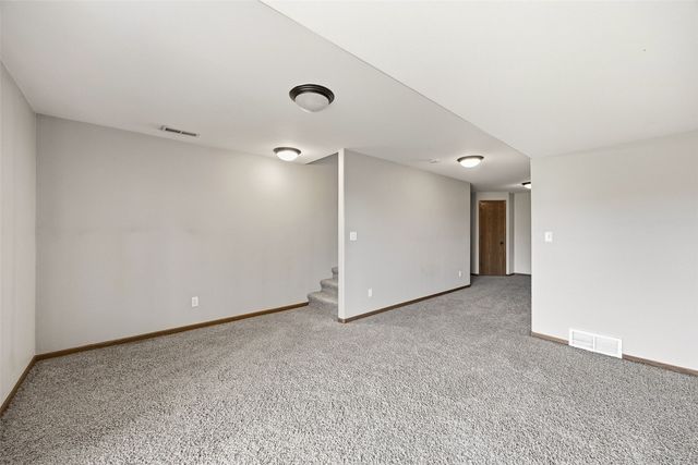 3253 Prairie Bend Circle, Marion, IA 52302