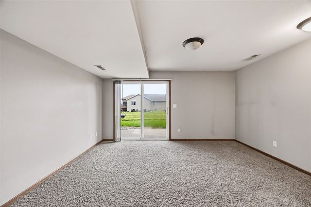3253 Prairie Bend Circle, Marion, IA 52302