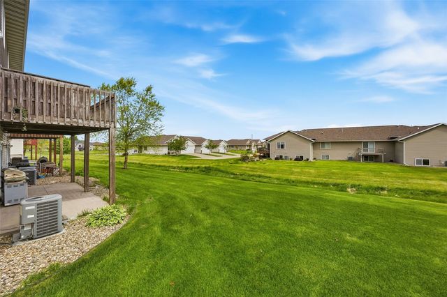 3253 Prairie Bend Circle, Marion, IA 52302