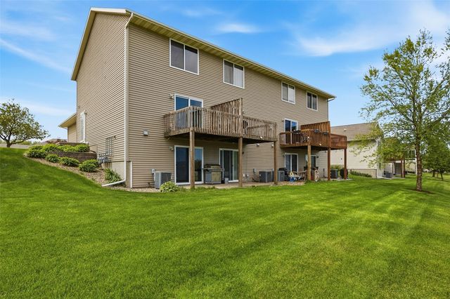 3253 Prairie Bend Circle, Marion, IA 52302