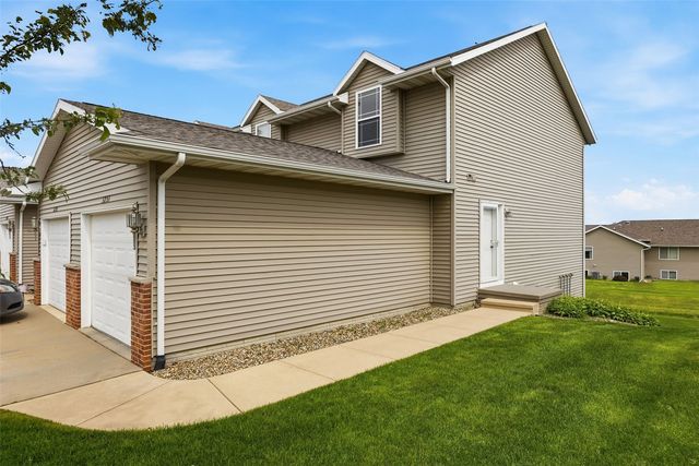 3253 Prairie Bend Circle, Marion, IA 52302