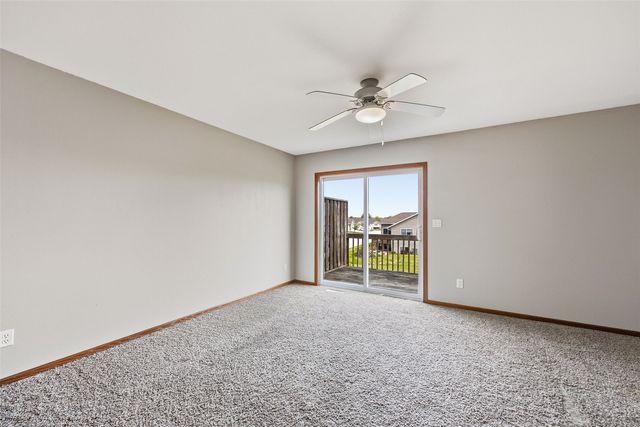 3253 Prairie Bend Circle, Marion, IA 52302