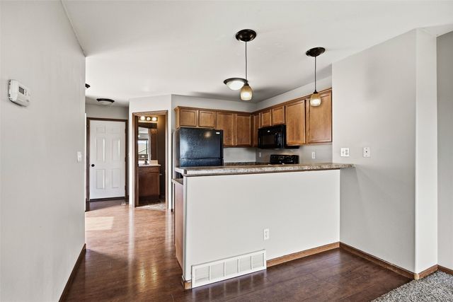 3253 Prairie Bend Circle, Marion, IA 52302