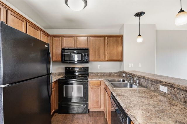 3253 Prairie Bend Circle, Marion, IA 52302