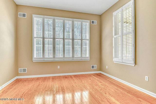 23 Muirfield Road, Jackson, NJ 08527