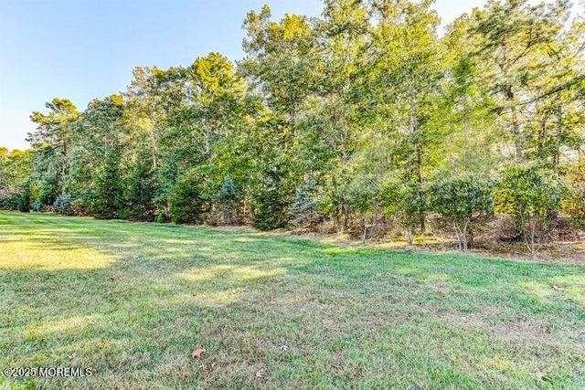 23 Muirfield Road, Jackson, NJ 08527