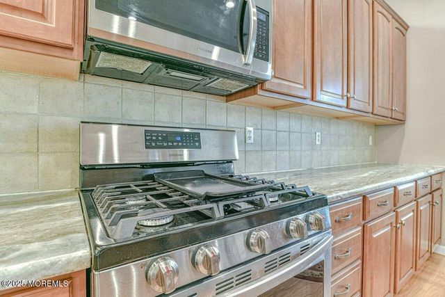 23 Muirfield Road, Jackson, NJ 08527