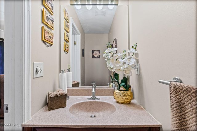 25 Netherlands Boulevard, Rotterdam, NY 12306