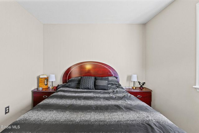 25 Netherlands Boulevard, Rotterdam, NY 12306