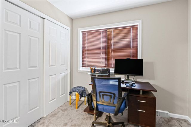 25 Netherlands Boulevard, Rotterdam, NY 12306