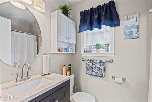 25 Netherlands Boulevard, Rotterdam, NY 12306