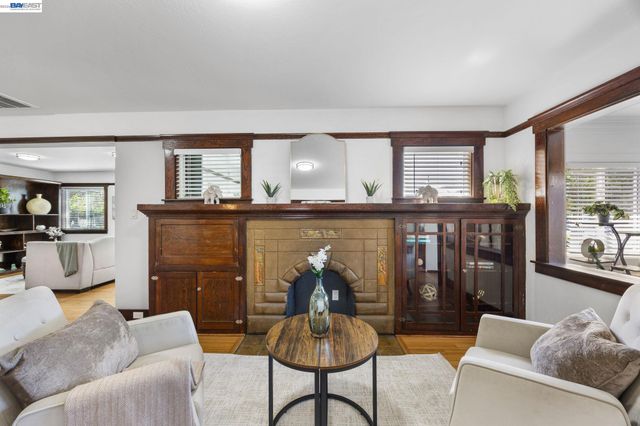 18286 Meekland Ave, Hayward, CA 94541