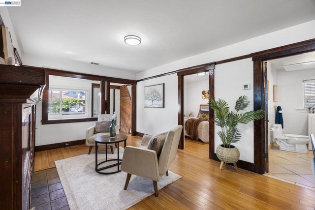 18286 Meekland Ave, Hayward, CA 94541