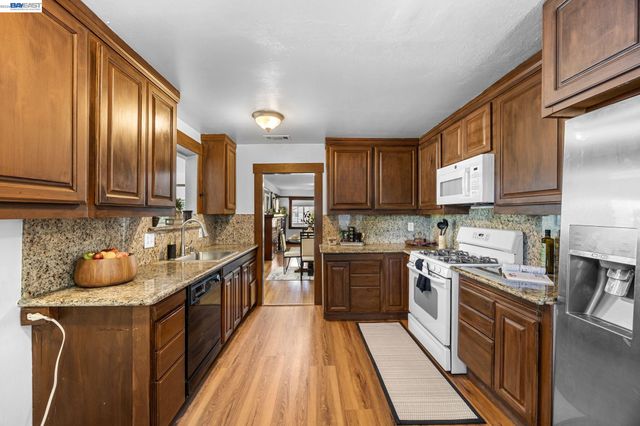 18286 Meekland Ave, Hayward, CA 94541