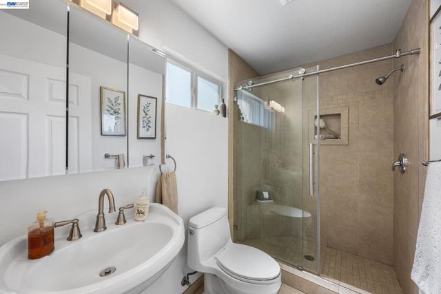 18286 Meekland Ave, Hayward, CA 94541