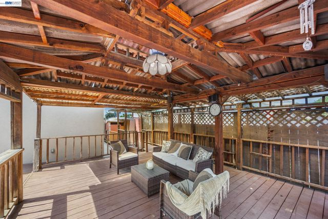 18286 Meekland Ave, Hayward, CA 94541