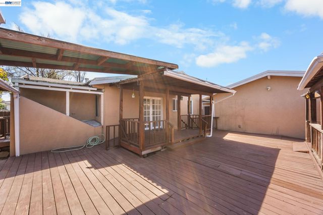 18286 Meekland Ave, Hayward, CA 94541