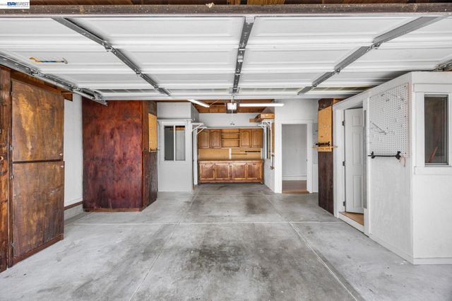 18286 Meekland Ave, Hayward, CA 94541