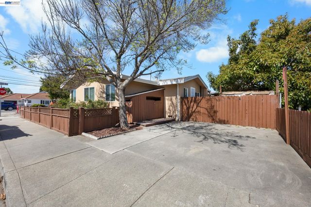 18286 Meekland Ave, Hayward, CA 94541