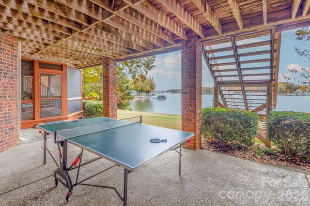 185 Willow Point Road, Troutman, NC 28166