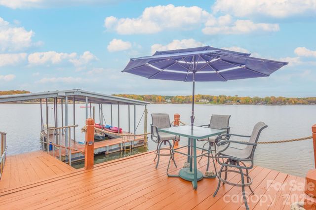 185 Willow Point Road, Troutman, NC 28166