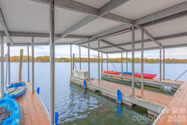185 Willow Point Road, Troutman, NC 28166