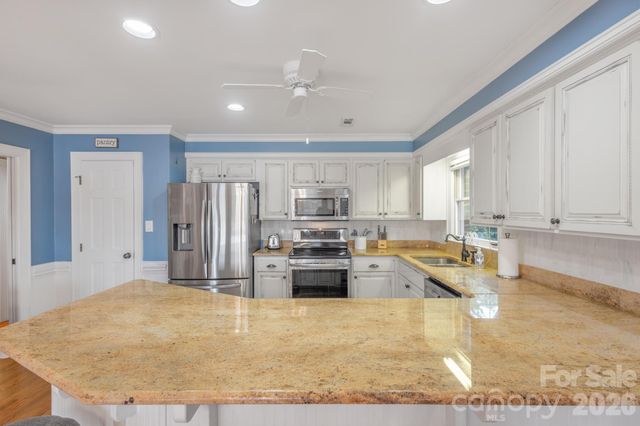 185 Willow Point Road, Troutman, NC 28166