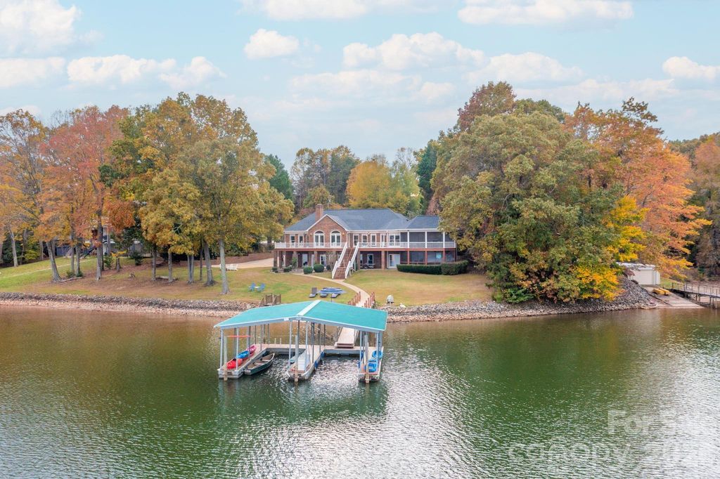 185 Willow Point Road, Troutman, NC 28166