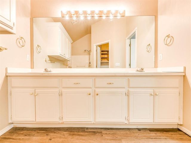 400 W 10th Street, Edmond, OK 73003