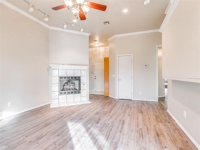 400 W 10th Street, Edmond, OK 73003