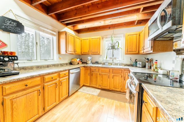 39 Long Pond Road South, Ledyard, CT 06339