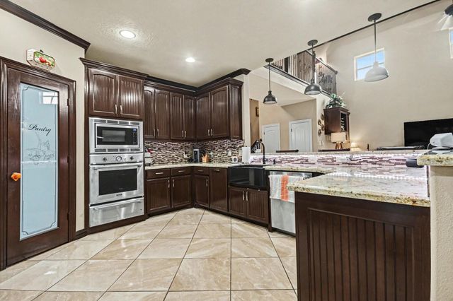 8500 Anastasia Avenue, Beaumont, TX 77705