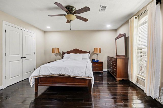 8500 Anastasia Avenue, Beaumont, TX 77705