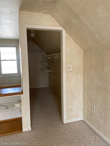 28936 Bridge Street, Garden City, MI 48135