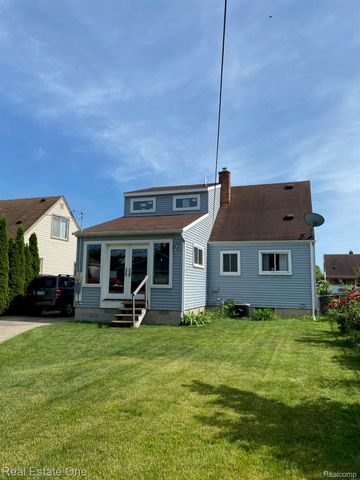 28936 Bridge Street, Garden City, MI 48135