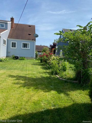 28936 Bridge Street, Garden City, MI 48135