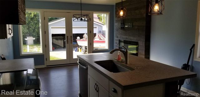 28936 Bridge Street, Garden City, MI 48135