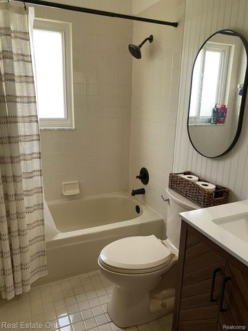 28936 Bridge Street, Garden City, MI 48135