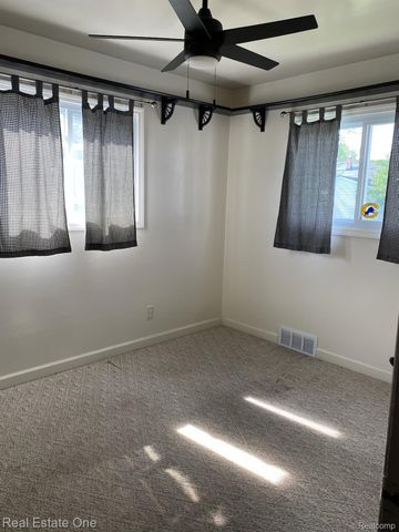 28936 Bridge Street, Garden City, MI 48135