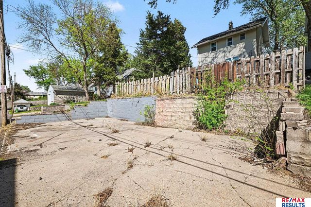 2826 S 31st Street, Omaha, NE 68105